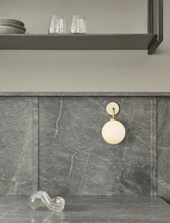 Apiales Wall, brushed brass / opal-Nuura Online