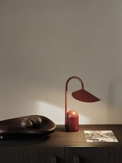 Clearance Arum Portable Lamp - Oxide Red Trådløse Lamper