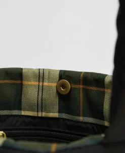 Dame Barbour Shoppere><noscript><img width=