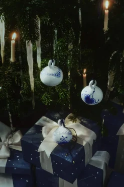 Blå Mega Riflet Julekugle 9,5 cm 2 stk-Royal Copenhagen Online