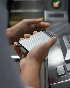 Cardprotector Fluted-Secrid Outlet