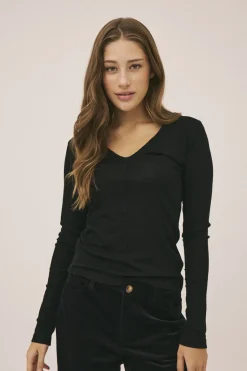 Dame Magasin du Nord Collection Bluser & Skjorter|Strik>Cilla 16 V-halset bluse - 100% merino wool RWS