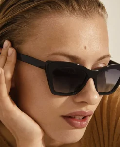 DAKOTA kantet cat-eye solbriller sort-Pilgrim Online