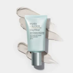 Clearance DayWear Sheer Tinted Moisturizer SPF 15 Ansigt