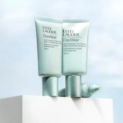 Clearance DayWear Sheer Tinted Moisturizer SPF 15 Ansigt