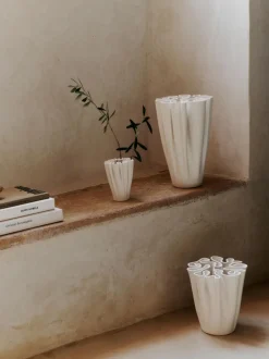Dedali Vase - H18 - Off-white-Ferm Living