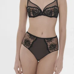 Dame Simone Pérèle Trusser>DEEP BRIEF