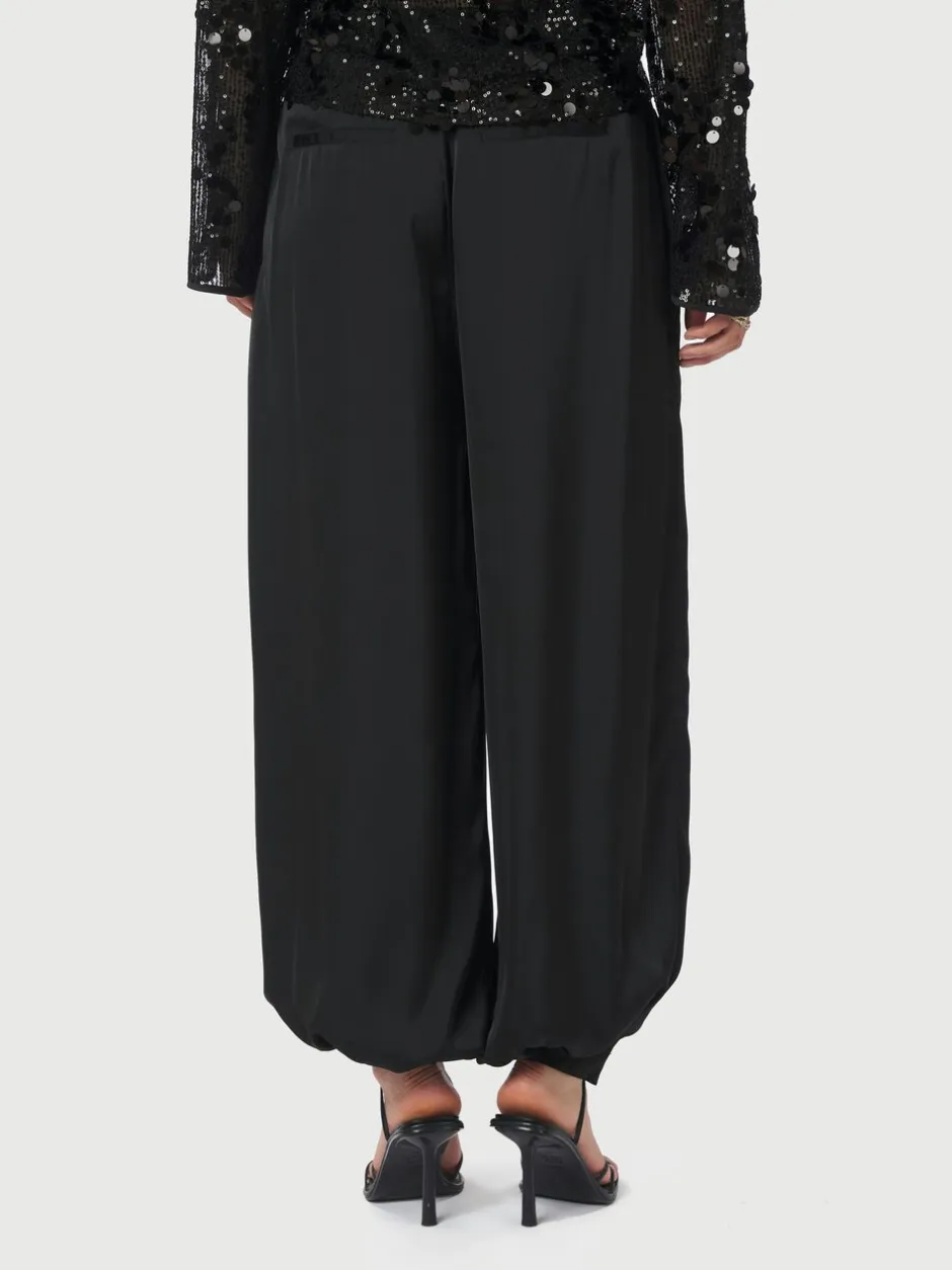 Dame Neo Noir Bukser>Fayla Drapy Satin Balloon Pants