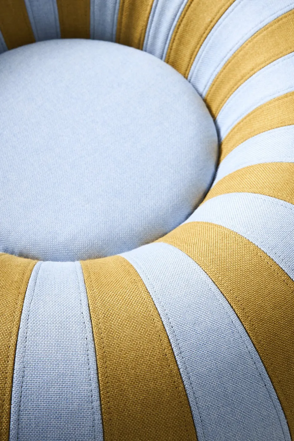 Studio About Møbler>FLOAT, SMALL, BLUE/OCHRE