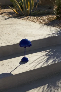 Outlet Flowerpot Portable Lamp VP9, , Magnetic Charger Bordlamper|Trådløse Lamper