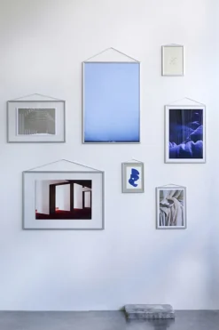 Outlet Frame, Brushed Aluminium, A4 Plakater & Rammer