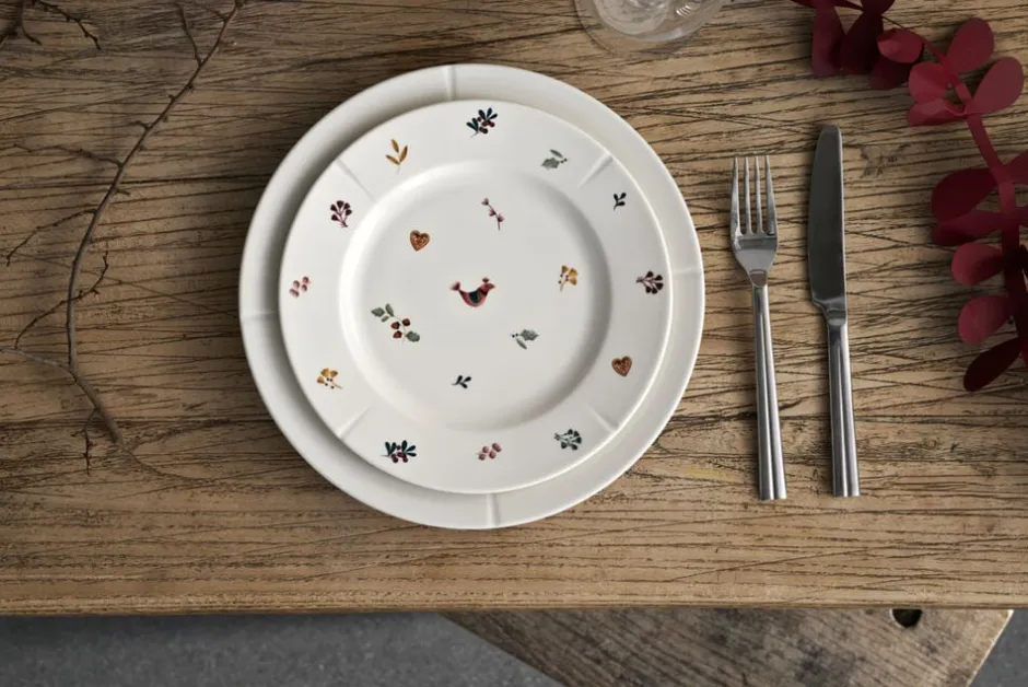 Lyngby Porcelæn Julestel|Julestel>GC Cottage Tallerken Ø23 cm hvid m. deko