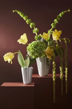 Sale Hammershøi Unfold Vase H16. 5 cm hvid Vaser & Urtepotteskjulere