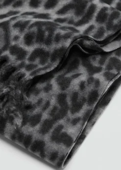 Leopard scarf with fringes-MANGO
