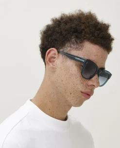 LIV-MessyWeekend New