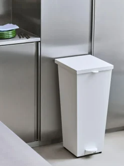 Loop Bin-58L-White-Hay Clearance