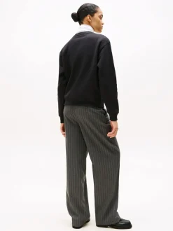 New MDRN REG CORP LOGO C-NK SWTSHRT Dame Sweatshirts & Sweatpants