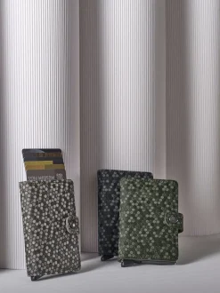 MHe-Black-Secrid Discount