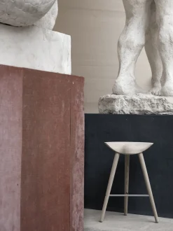 Audo Copenhagen Møbler>ML 42 - Bord Skammel / Brunolieret Eg / Messing