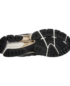 Outlet 2002R Dame Sneakers