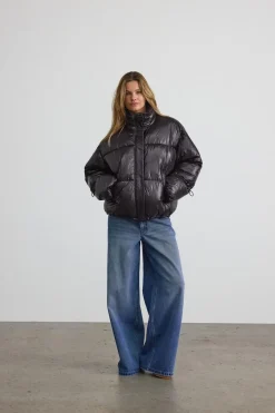 Dame Noisy may Jakker & Frakker><noscript><img width=