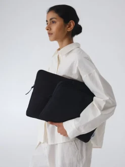 Dame Ölend Tech Covers>Padded Laptop Sleeve