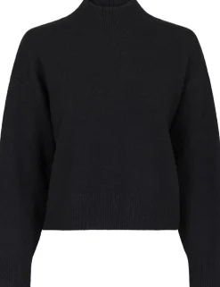 Dame Neo Noir Strik><noscript><img width=