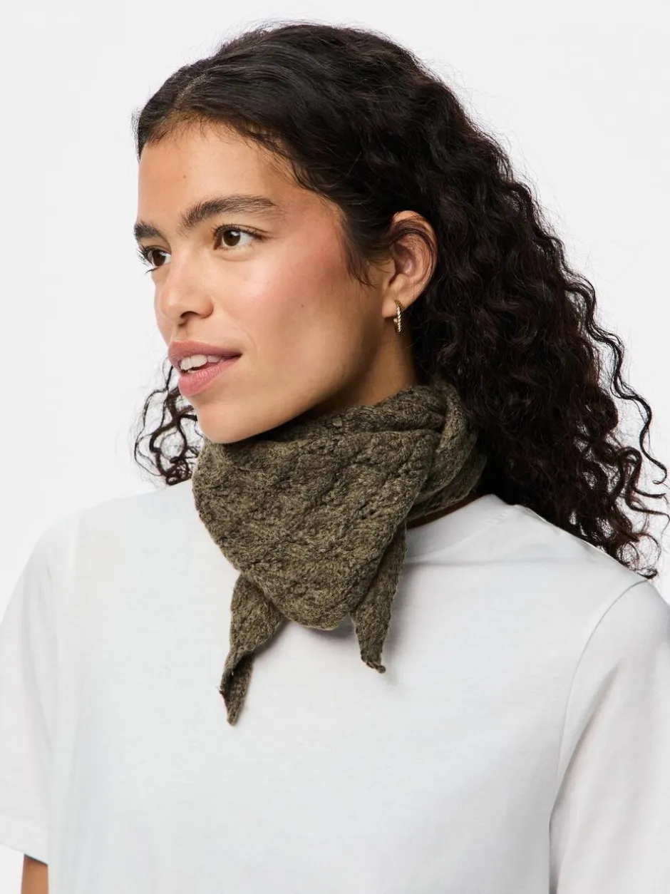 Sale PCJOELLE TRIANGLE SCARF BC Dame Halstørklæder & Tørklæder