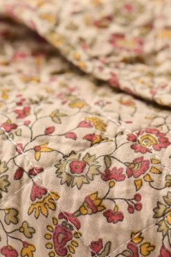 Quilt brun m/røde, orange og grå blomsterranker Plaider