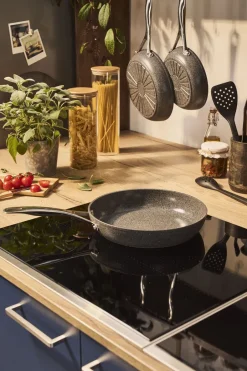 Salina Ceramic Stegepande, 28 cm, Aluminium, Titanium forstæ-Ballarini Online