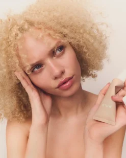 Hot SKIN TINT MOISTURISER SPF15 Ansigt|Solpleje