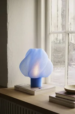 Crème Atelier Bordlamper>Soft Serve Table lamp Grande Blueberry Sorbet