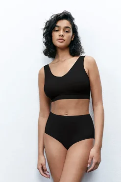 Dame Chantelle Bh'Er><noscript><img width=