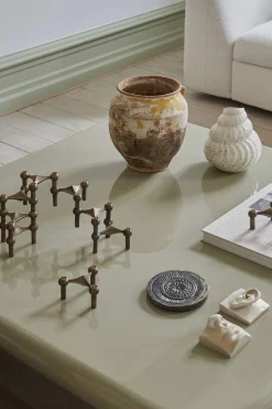 Online candle holder/stage - bronzed brass/bronzeret me Lys & Lysestager