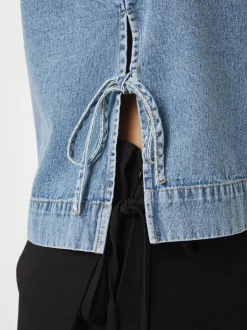 Svetlana D Top-Neo Noir