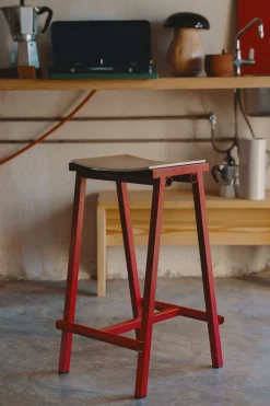New Taburete 8 Bar stool High Signal re Møbler