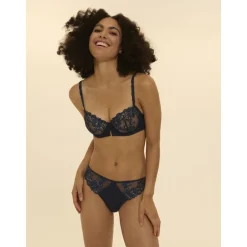 Dame Simone Pérèle Trusser><noscript><img width=