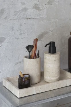 Mette Ditmer Badeværelsestilbehør>TRAVERTINE toothbrush holder