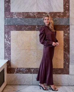 Vicky Heavy Sateen Skirt-Neo Noir Clearance