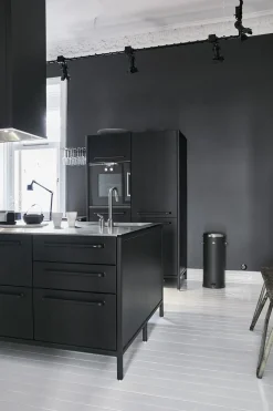 Discount 17 pedalspand 30 l. Skraldespande